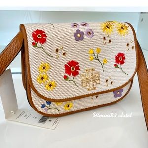 🌼NEW🌺🌼Tory Burch Britten floral canvas small saddle bag/crossbody